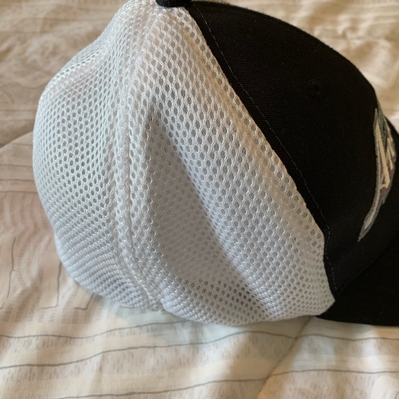 That hat,s is completely new but without tag - Picture 3 of 5